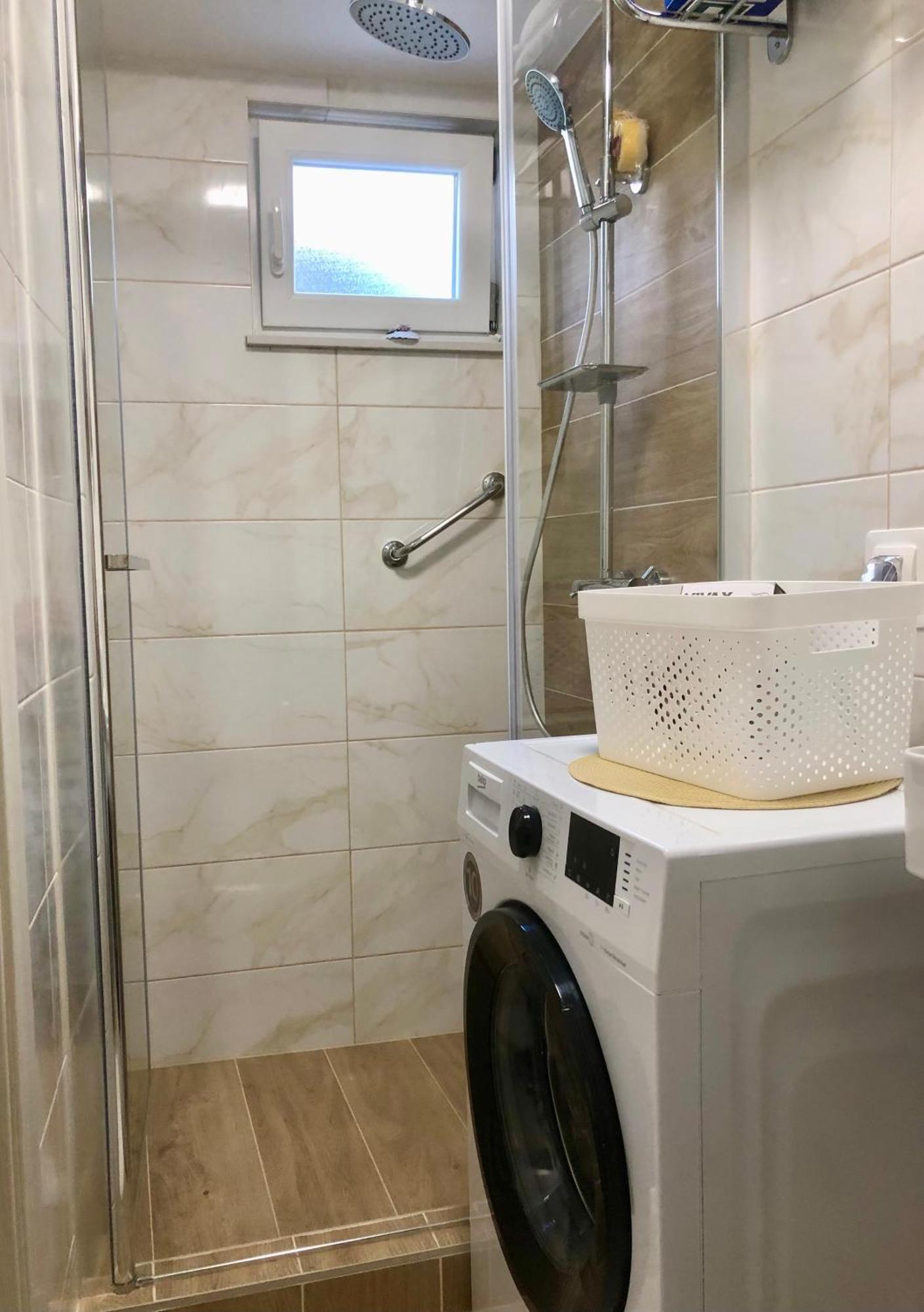 Apartman Blue Moon Split- Free Parking Eksteriør billede